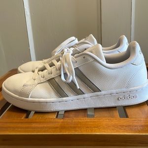 Adidas Grand Court Sneakers